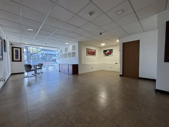 VENTA DE OFI DE 60 M², 3P/1B Y BODEGA EN TORRES PASEO COLÓN