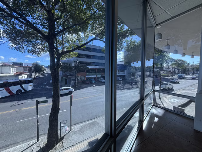 VENTA DE OFI DE 60 M², 3P/1B Y BODEGA EN TORRES PASEO COLÓN