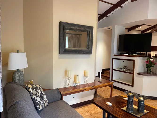 Exclusivo Apartamento Amueblado con Vistas Panorámicas en Río Oro, Santa Ana