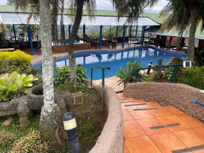 Exclusivo Apartamento Amueblado con Vistas Panorámicas en Río Oro, Santa Ana