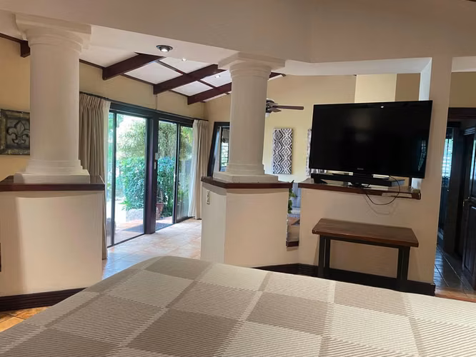 Exclusivo Apartamento Amueblado con Vistas Panorámicas en Río Oro, Santa Ana
