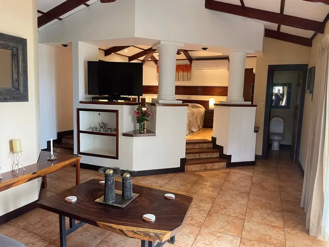 Exclusivo Apartamento Amueblado con Vistas Panorámicas en Río Oro, Santa Ana