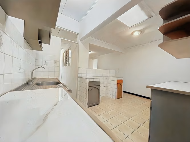 VENTA DE CASA EN LOTE DE 501 M² EN COLONIA DEL RÍO, GUADALUPE - Imagen 6