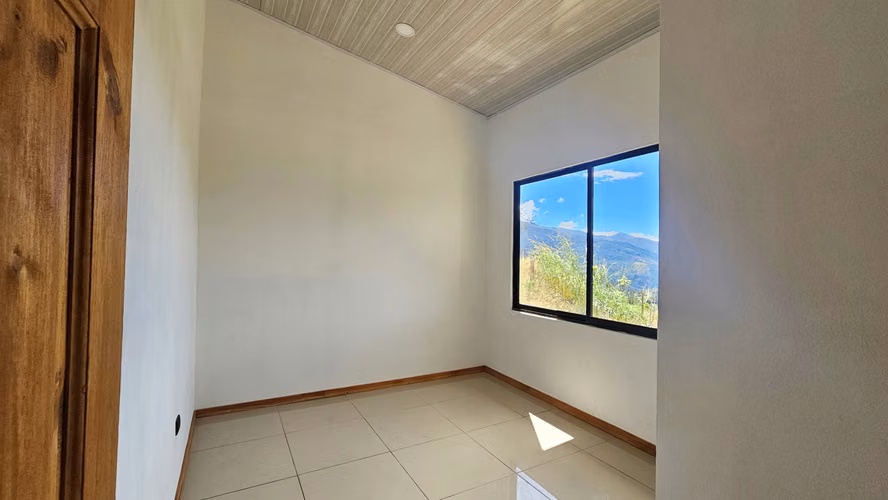 Se Vende Casa en San Gabriel de Aserrí con Vista a las Montañas-8