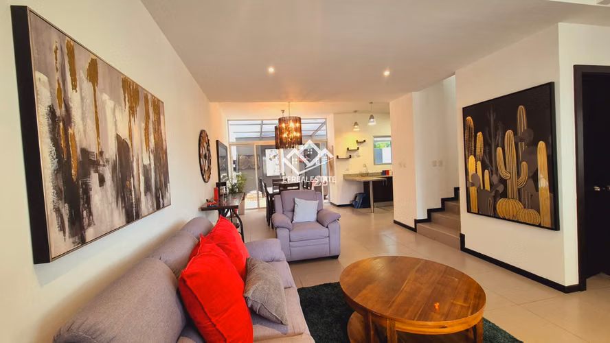 SANTA ANA¡ OFERTA CASA MODERNA 2 NIVELES 3HAB/ 2,5 BAÑOS TERRAZA