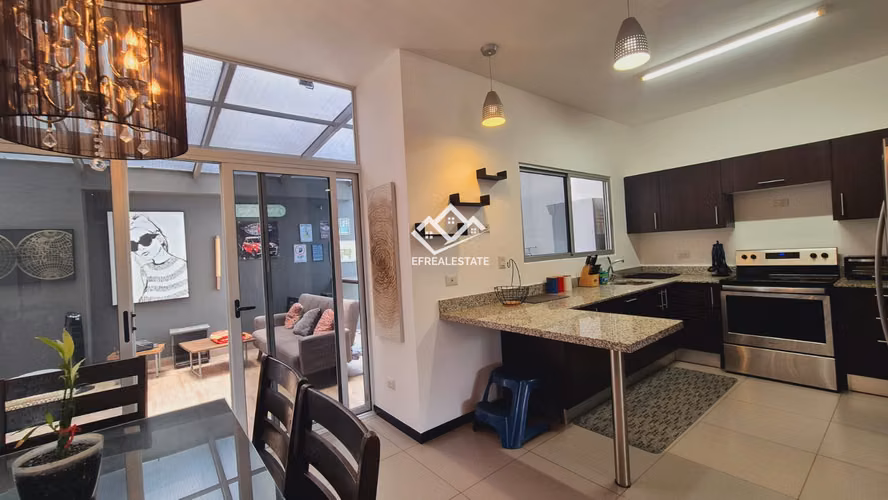 SANTA ANA¡ OFERTA CASA MODERNA 2 NIVELES 3HAB/ 2,5 BAÑOS TERRAZA