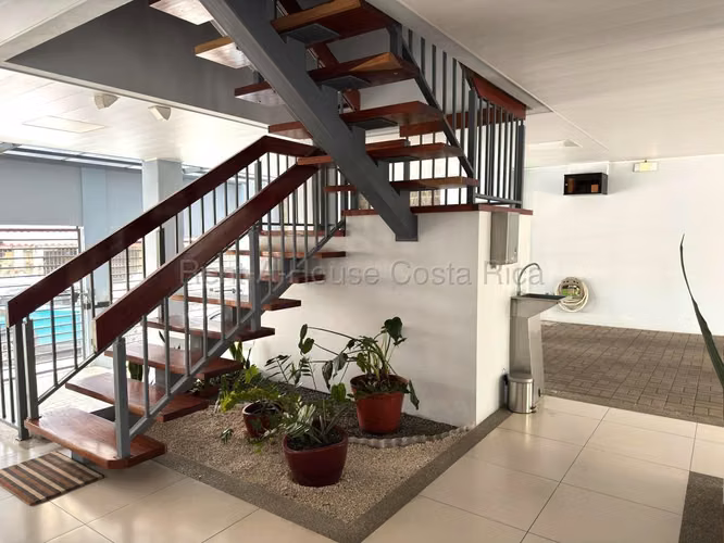 Alquiler de apartamento amueblado en San Rafael de Oreamuno - Imagen 2