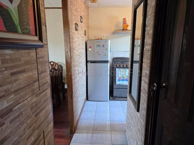 Venta de casa en el centro de San Rafael de Oreamuno Cartago Uso Mixto