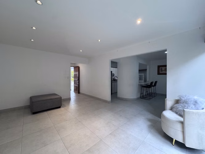 Venta de Hermosa Casa en Residencial Privado Ayarco Sur