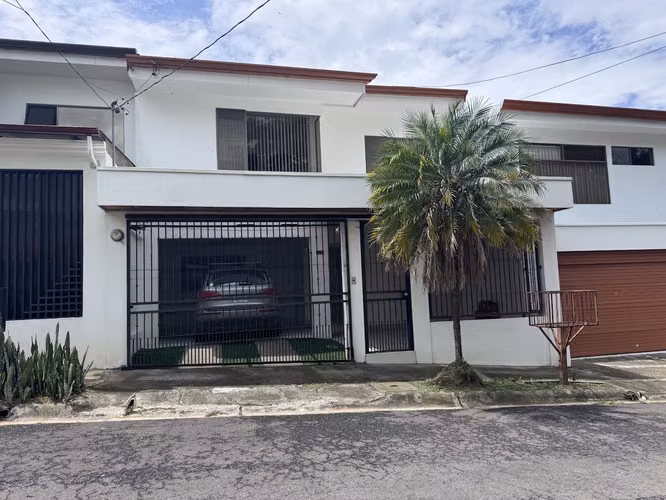 Beautiful Home for Sale in the Private Ayarco Sur Residential Community