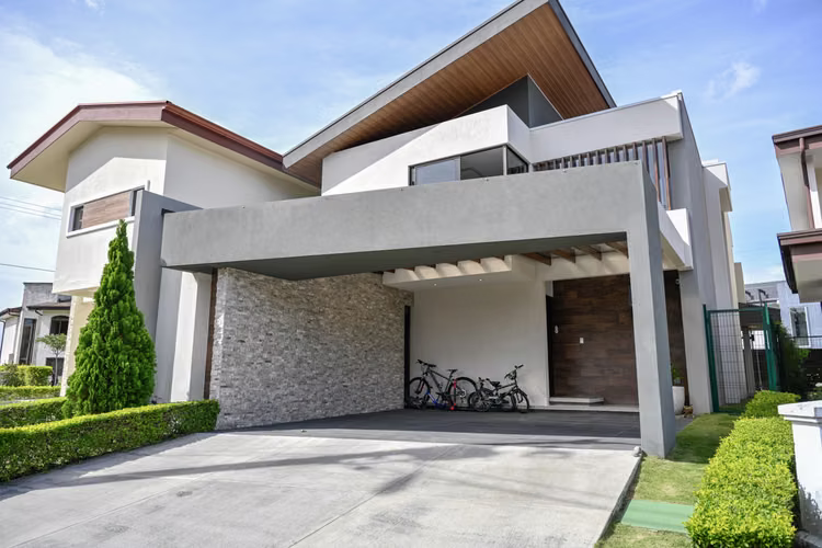 Casa de 4 habitaciones en condominio Tierras del Este