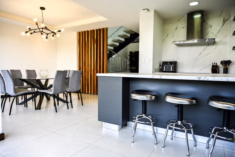 Casa de 4 habitaciones en condominio Tierras del Este