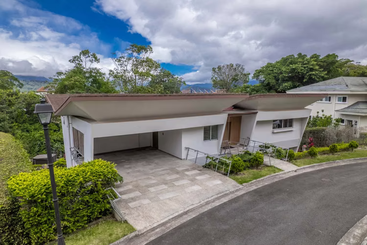 Venta de Lujosa Casa en Hacienda con lote