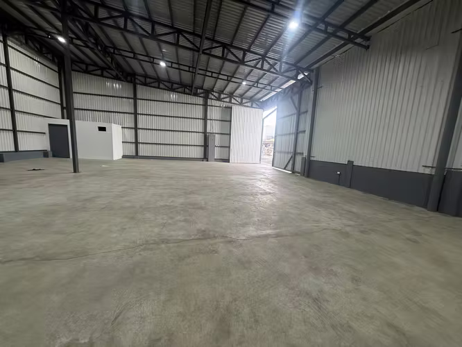 SE ALQUILA BODEGA PAVAS - Imagen 6