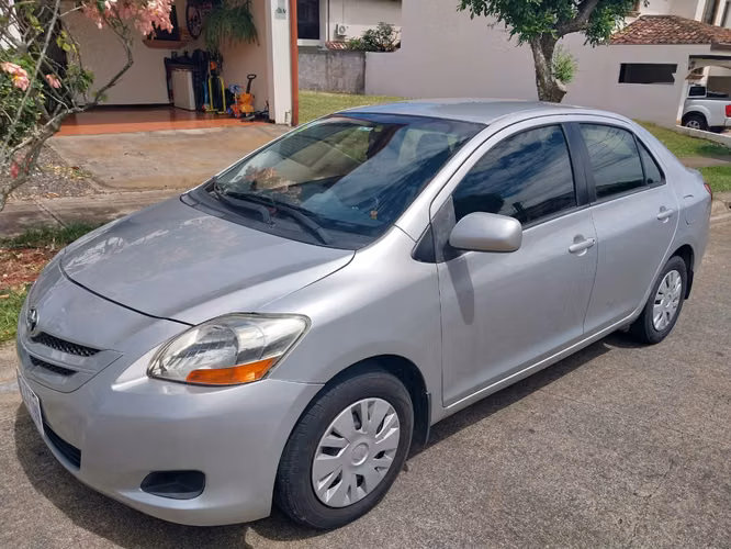 Toyota Yaris 2008 excelente estado