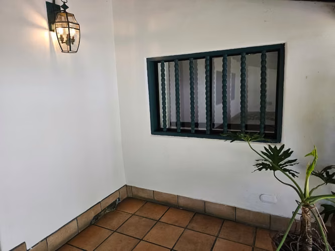 Venta de Casa - San Rafael de Escazu.