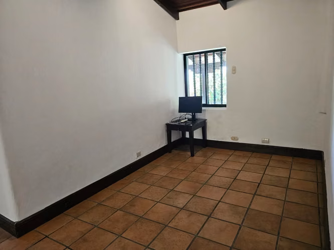 Venta de Casa - San Rafael de Escazu.