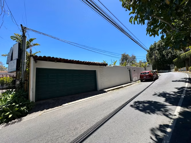 Venta de Casa - San Rafael de Escazu.