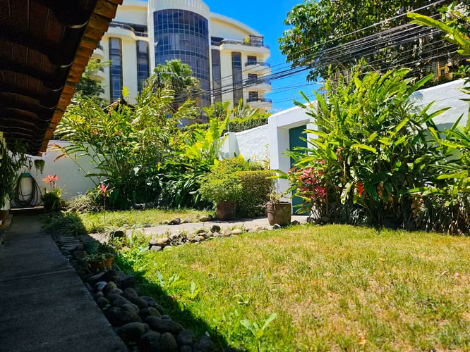Venta de Casa - San Rafael de Escazu.