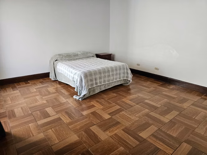 Venta de Casa - San Rafael de Escazu.