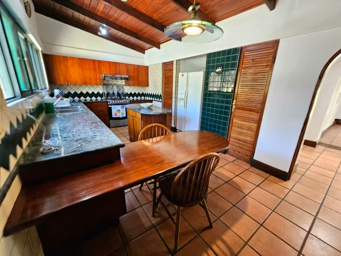 Venta de Casa - San Rafael de Escazu.