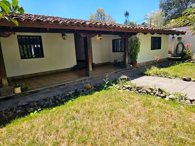 Venta de Casa - San Rafael de Escazu.
