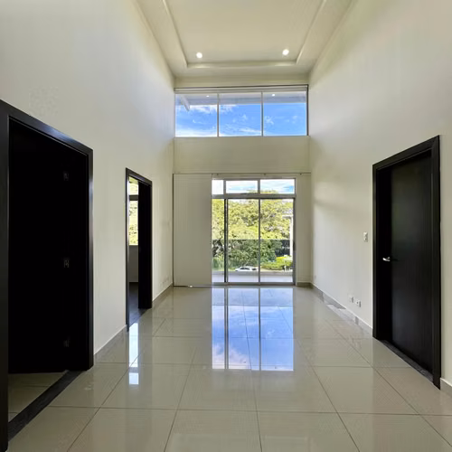 OPORTUNIDAD River Park Santa Ana 2 habs 2 parqueos piso alto línea blanca linda vista $1500