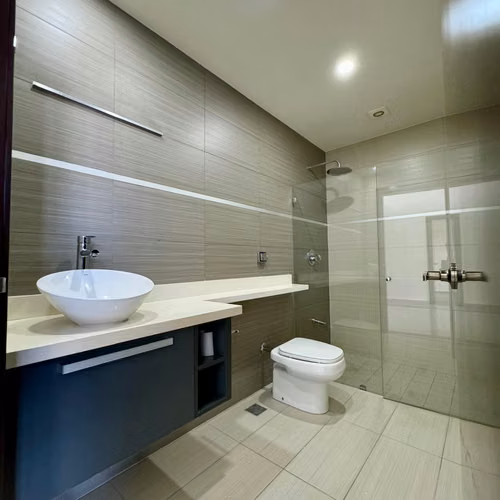 OPORTUNIDAD River Park Santa Ana 2 habs 2 parqueos piso alto línea blanca linda vista $1500 - Imagen 10