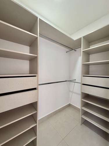 OPORTUNIDAD  Santa Ana Village 2 habs grandes 2 parqueos patio  línea blanca  $1450 - Imagen 8