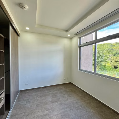 OPORTUNIDAD River Park Santa Ana 2 habs 2 parqueos piso alto línea blanca linda vista $1500 - Imagen 9