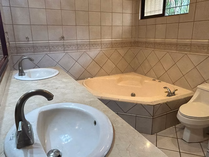 Venta de casa en Belén, Heredia, 890 m²
