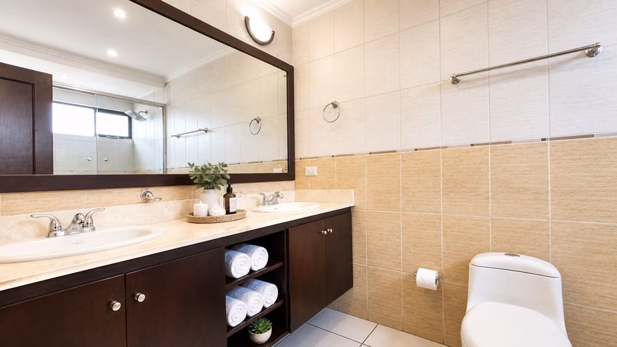 Venta o alquiler casa en Condominio El Roble, Piedades, Santa Ana