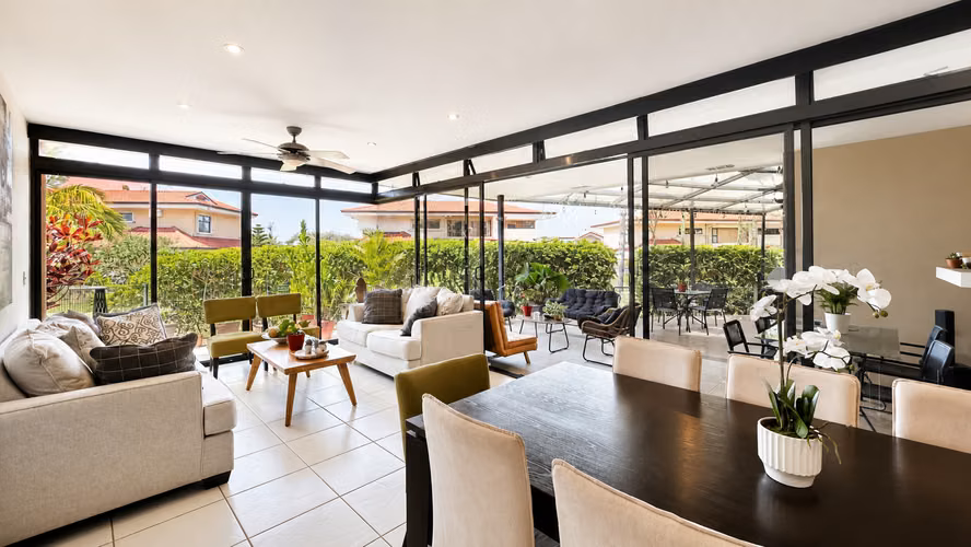 Venta o alquiler casa en Condominio El Roble, Piedades, Santa Ana
