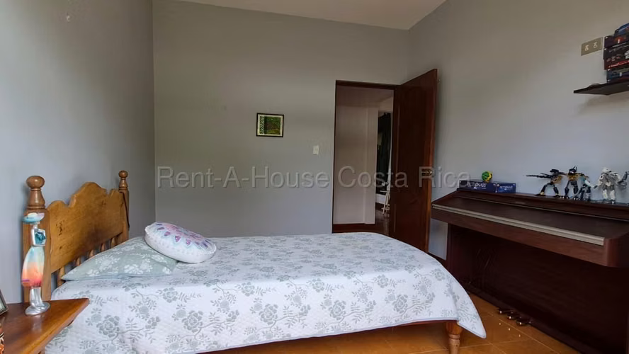 Hermosa Casa en Venta San Rafael de Coronado