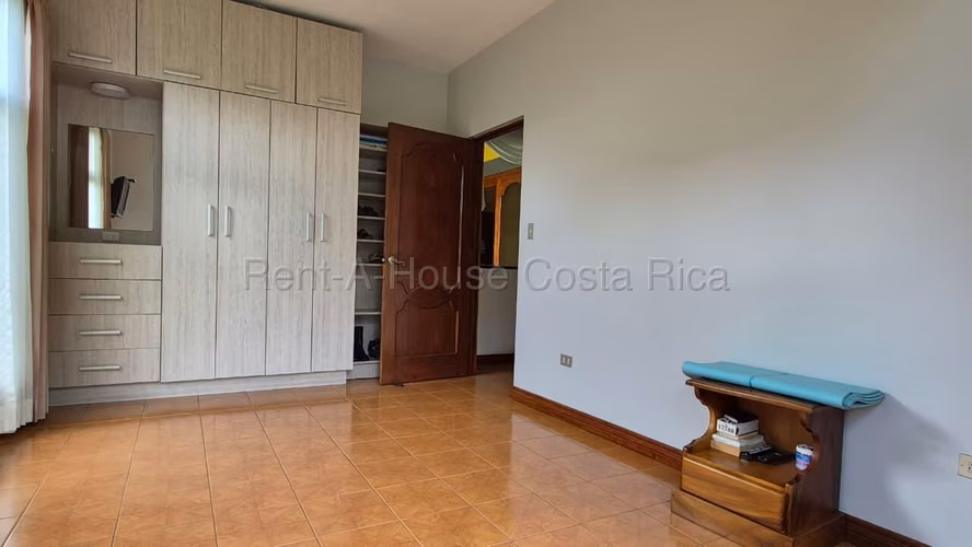 Hermosa Casa en Venta San Rafael de Coronado