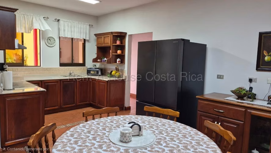Hermosa Casa en Venta San Rafael de Coronado