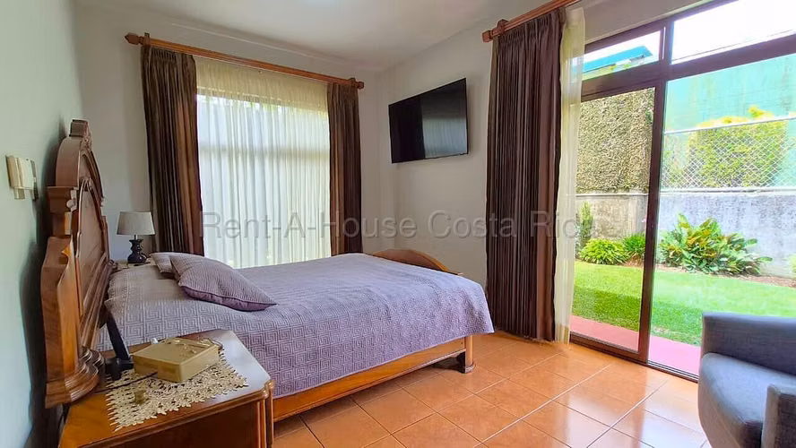 Hermosa Casa en Venta San Rafael de Coronado
