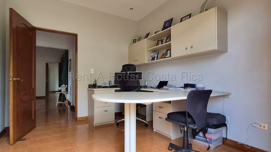 Hermosa Casa en Venta San Rafael de Coronado