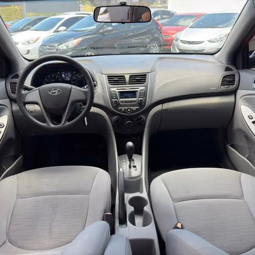 HYUNDAI  ACCENT 2015 ¡Excelente Estado! - Imagen 4