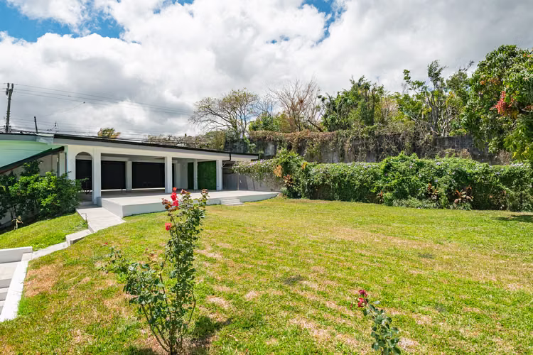 Casa Grande con Capacidad Multifamiliar