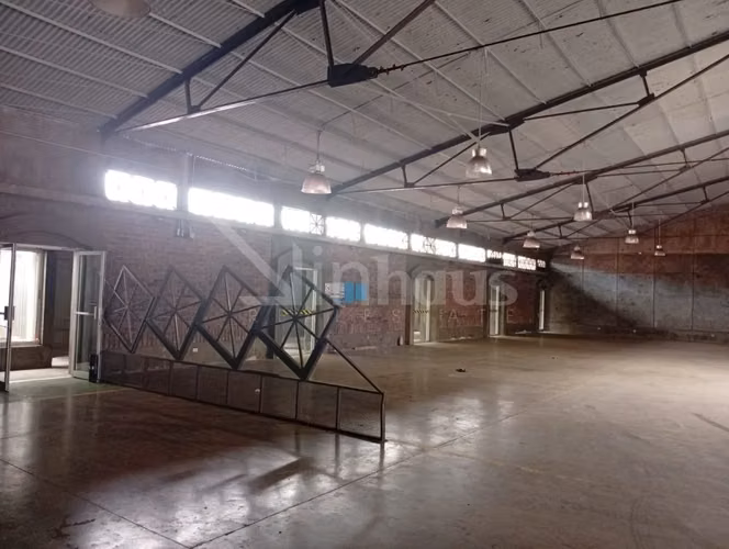 id#42773 Alquiler de Bodega y Oficinas