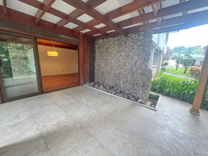 Casa de 650 m2 con piscina privada y 5.454 m2 de terreno en Bello Horizonte Escazú - Imagen 18