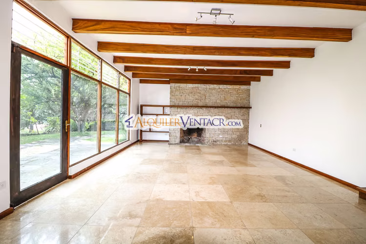 Casa de 650 m2 con piscina privada y 5.454 m2 de terreno en Bello Horizonte Escazú - Imagen 4