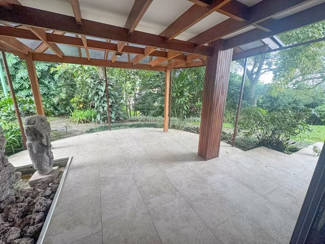 Casa de 650 m2 con piscina privada y 5.454 m2 de terreno en Bello Horizonte Escazú - Imagen 19