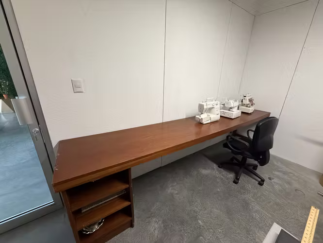 mueble de oficina de madera