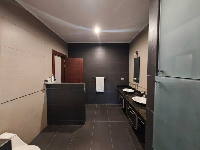 Exclusiva Casa de Lujo con Piscina Privada | Venta o Alquiler | Santa Ana