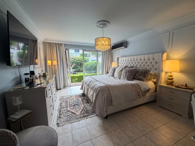 EN VENTA -  AMPLIA CASA DE UNA PLANTA   – SAN RAFAEL  DE ESCAZU