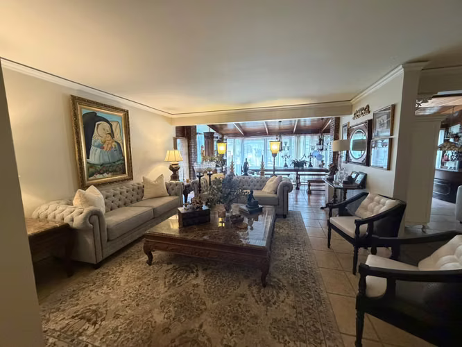 EN VENTA -  AMPLIA CASA DE UNA PLANTA   – SAN RAFAEL  DE ESCAZU