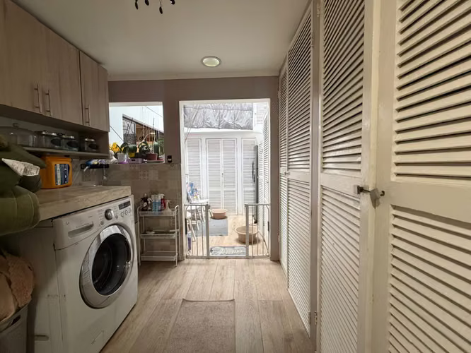 EN VENTA -  AMPLIA CASA DE UNA PLANTA   – SAN RAFAEL  DE ESCAZU