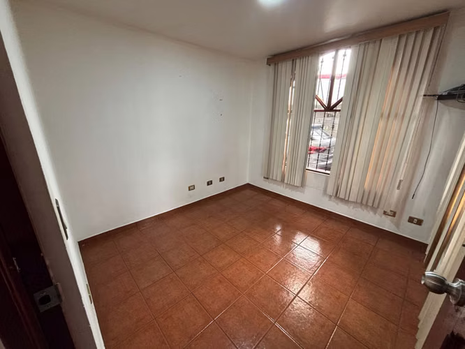 Venta de casa de dos plantas en Mercedes Norte, Heredia